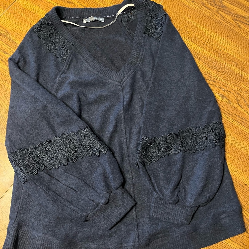 Wit & Wisdom Crochet Inset Blouson Sleeve Pullover. - Picture 2 of 5